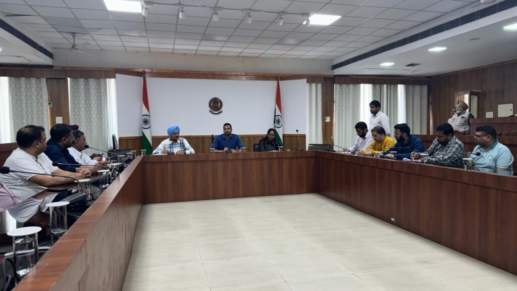 ਜ਼ਿਲ੍ਹਾ ਚੋਣ ਅਫ਼ਸਰ ਵੱਲੋਂ ਅਸਲਾ ਡੀਲਰਾਂ ਨੂੰ ਆਦਰਸ਼ ਚੋਣ ਜ਼ਾਬਤੇ ਦੀ ਇੰਨ-ਬਿੰਨ ਪਾਲਣਾ ਲਈ ਨਿਰਦੇਸ਼ ਜਾਰੀ