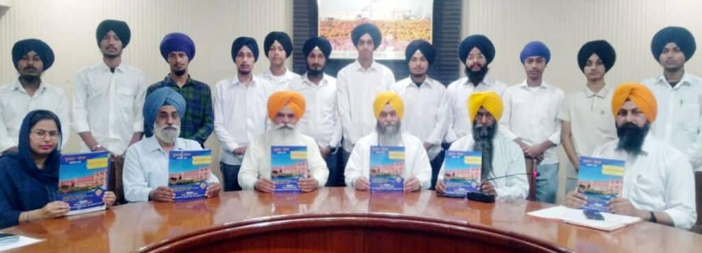 ਗੁਰਦੁਆਰਾ ਸ੍ਰੀ ਦੂਖਨਿਵਾਰਨ ਸਾਹਿਬ ਵਿਖੇ ਗੁਰਦੁਆਰਾ ਮੈਨੇਜਰਮੈਂਟ ਕੋਰਸ ਕਰਨ ਵਾਲੇ ਵਿਦਿਆਰਥੀ ਸਿਖਲਾਈ ਲੈਣ ਪੁੱਜੇ