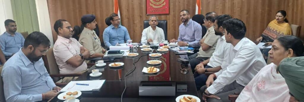 ਸਪੈਸ਼ਲ ਜਨਰਲ ਆਬਜ਼ਰਵਰ ਵੱਲੋਂ ਲੋਕ ਸਭਾ ਚੋਣਾਂ ਦੀਆਂ ਤਿਆਰੀਆਂ ਤੇ ਸੁਰੱਖਿਆ ਪ੍ਰਬੰਧਾਂ ਬਾਰੇ ਸਮੀਖਿਆ ਮੀਟਿੰਗ