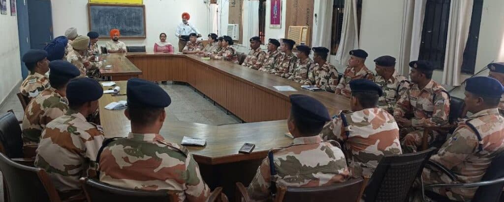 ਆਈ.ਟੀ.ਬੀ.ਪੀ. ਜਵਾਨਾਂ ਨੂੰ ਮਧੂਮੱਖੀ ਪਾਲਣ ਸਬੰਧੀ ਕਿੱਤਾਮੁਖੀ ਸਿਖਲਾਈ ਕੋਰਸ ਕਰਵਾਇਆ