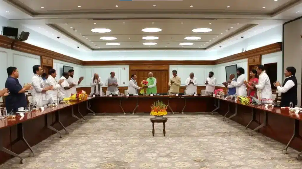 ਨਰਿੰਦ ਮੋਦੀ ਨੇ ਕੀਤੀ ਐਨ. ਡੀ. ਏ. ਦੇ `ਕਿੰਗ ਮੇਕਰਸ` ਨਾਲ ਮੀਟਿੰਗ