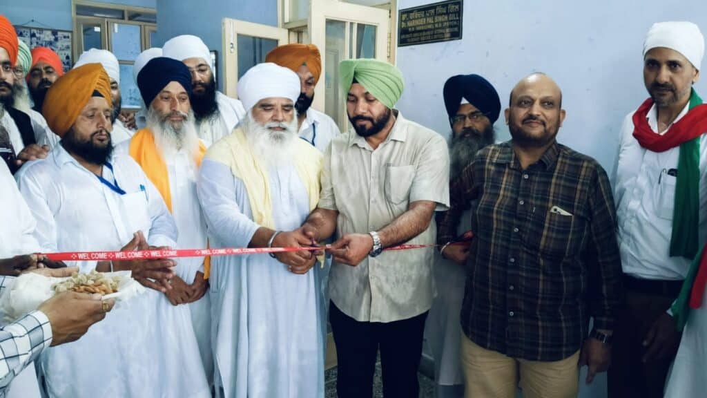ਗੁਰਦੁਆਰਾ ਸਿੱਧਸਰ ਅਲੌਹਰਾਂ ਸਾਹਿਬ ਵਿਖੇ ਬਰਸੀਂ ਮੌਕੇ ਚੇਅਰਮੈਨ ਜੱਸੀ ਸੋਹੀਆਂ ਵਾਲਾ ਤੇ ਬਾਬਾ ਹਰਦੇਵ ਸਿੰਘ ਨੇ ਮੈਡੀਕਲ ਚੈੱਕਅਪ ਕੈਂਪ ਦਾ ਕੀਤਾ ਉਦਘਾਟਨ