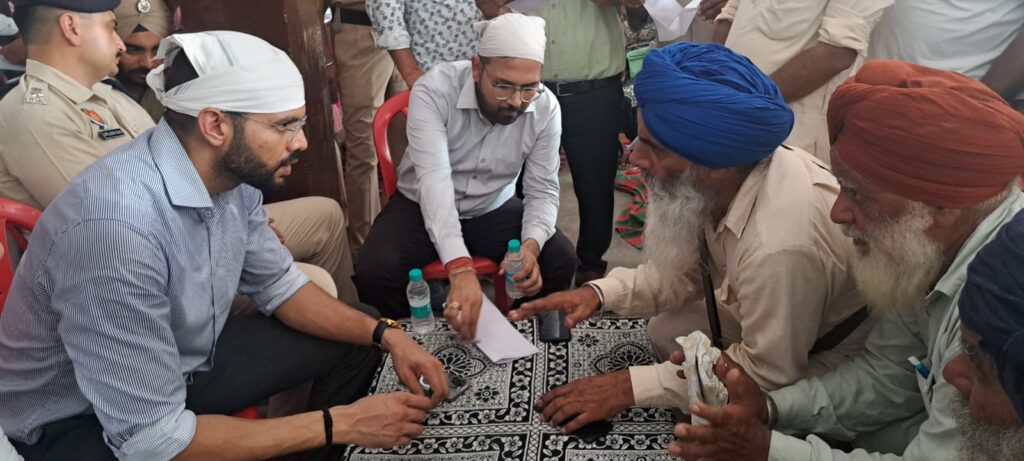 ਡਿਪਟੀ ਕਮਿਸ਼ਨਰ ਜਤਿੰਦਰ ਜੋਰਵਾਲ ਅਤੇ ਐਸ.ਐਸ.ਪੀ ਸਰਤਾਜ ਸਿੰਘ ਚਾਹਲ ਵੱਲੋਂ 'ਲੋਕ ਸੁਵਿਧਾ ਕੈਂਪ ' ਦੌਰਾਨ ਲੋਕਾਂ ਦੀਆਂ ਸਿ਼ਕਾਇਤਾਂ ਦਾ ਮੌਕੇ 'ਤੇ ਹੀ ਨਿਪਟਾਰਾ