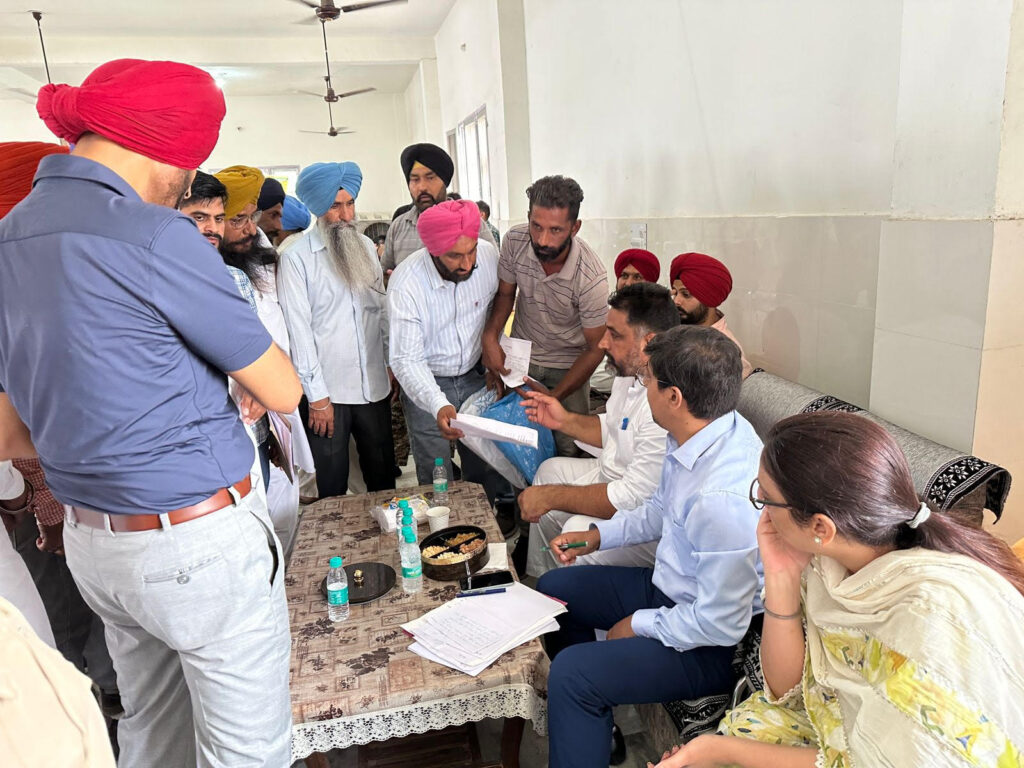 ਮੁੱਖ ਮੰਤਰੀ ਭਗਵੰਤ ਸਿੰਘ ਮਾਨ ਦੇ ਆਦੇਸ਼ਾਂ 'ਤੇ ਪਿੰਡਾਂ 'ਚ ਪੁੱਜੇ ਡਿਪਟੀ ਕਮਿਸ਼ਨਰ