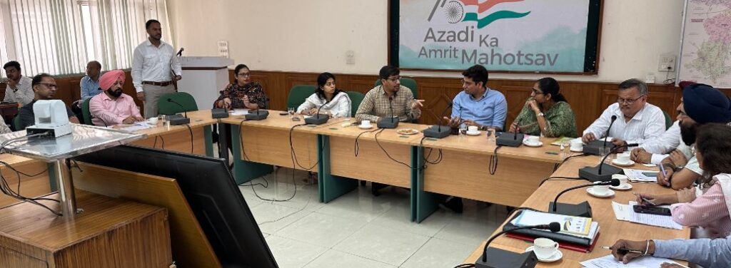 ਡਿਪਟੀ ਕਮਿਸ਼ਨਰ ਵੱਲੋਂ ਪਾਣੀ ਤੋਂ ਪੈਦਾ ਹੋਣ ਵਾਲੀਆਂ ਬਿਮਾਰੀਆਂ ਦੇ ਹੱਲ ਲਈ ਜ਼ਿਲ੍ਹਾ ਨਿਗਰਾਨ ਕਮੇਟੀ ਦੀ ਮੀਟਿੰਗ