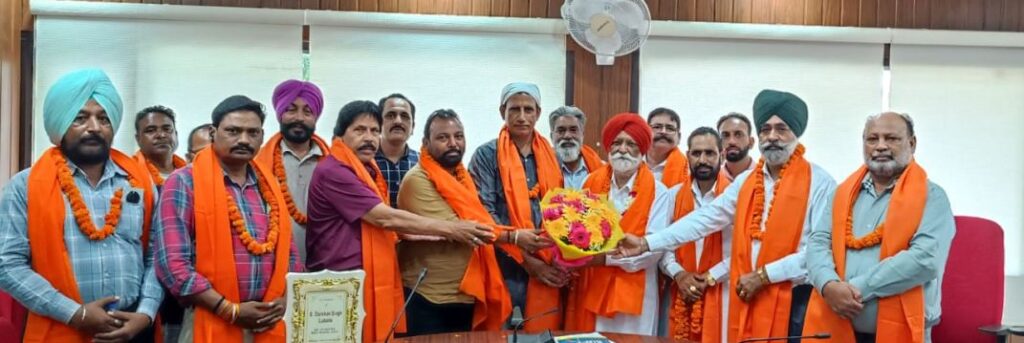 ਕਰ ਤੇ ਆਬਕਾਰੀ ਵਿਭਾਗ ਦੇ ਚੌਥਾ ਦਰਜਾ ਕਰਮਚਾਰੀਆਂ ਦੀਆਂ “ਪੱਦ ਉਨਤੀਆਂ” ਹੋਈਆਂ, ਮੁਲਾਜਮਾਂ ਵਿੱਚ ਖੁਸ਼ੀ ਦੀ ਲਹਿਰ