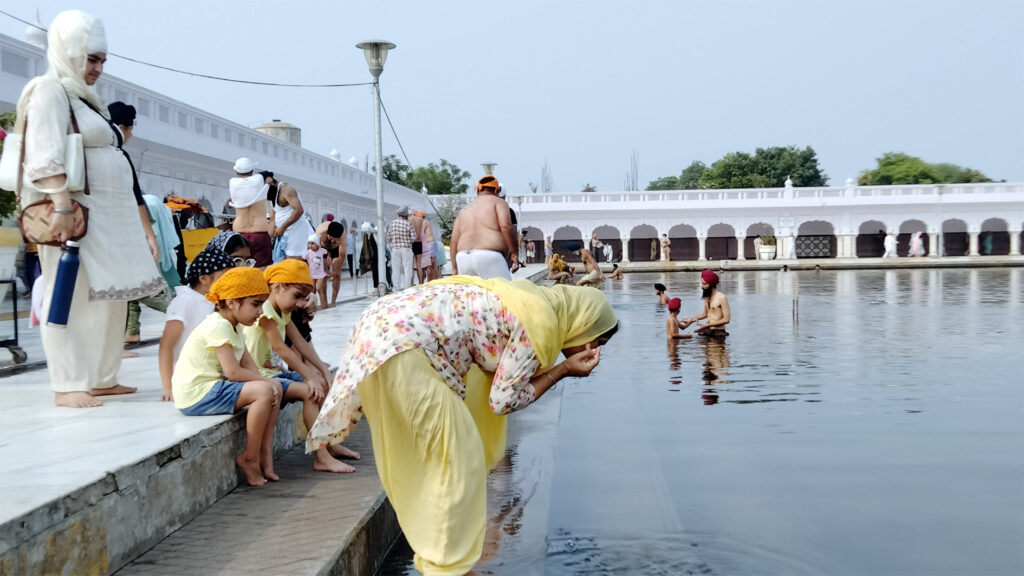 ਪੰਚਮੀ ਦੇ ਦਿਹਾੜੇ ਮੌਕੇ ਵੱਡੀ ਗਿਣਤੀ ’ਚ ਸੰਗਤਾਂ ਗੁਰੂ ਘਰ ਨਤਮਸਤਕ