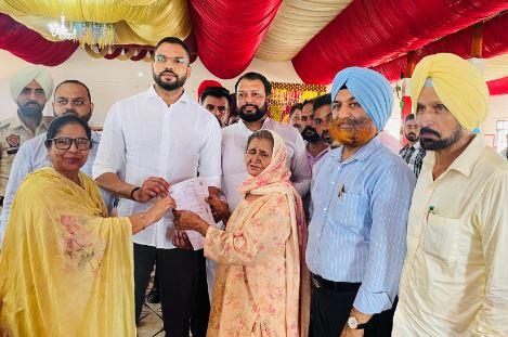 ਡਿਪਟੀ ਕਮਿਸ਼ਨਰ ਜਤਿੰਦਰ ਜੋਰਵਾਲ ਵੱਲੋਂ ਰਾਮਗੜ੍ਹ ਸੰਧੂਆਂ ਵਿਖੇ ਆਯੋਜਿਤ ਕੈਂਪ ਦਾ ਅਚਨਚੇਤ ਨਿਰੀਖਣ