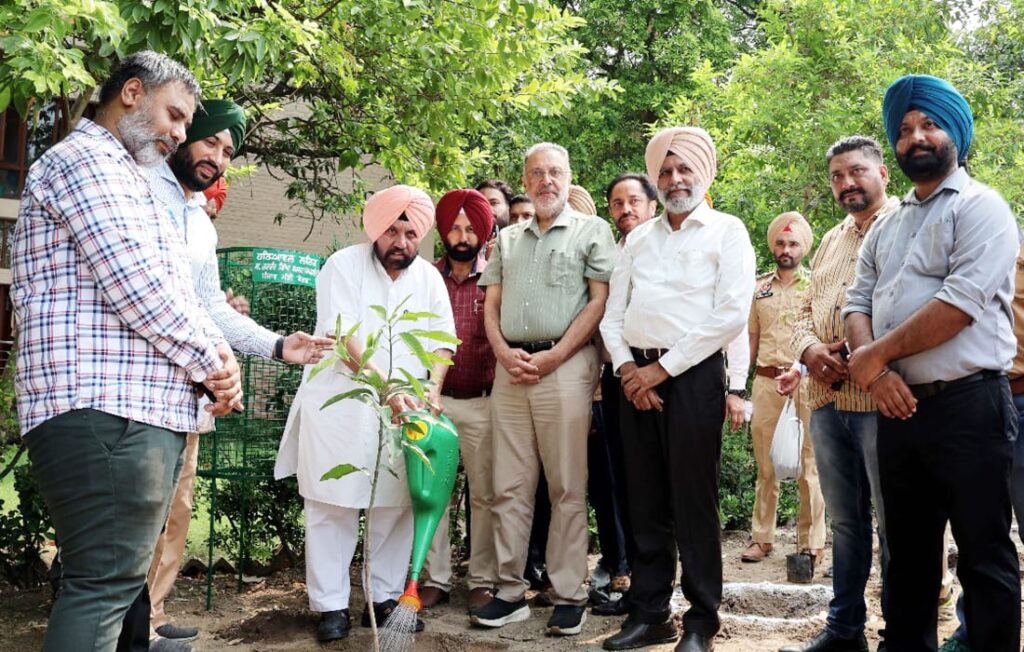ਵੱਧ ਤੋਂ ਵੱਧ ਬੂਟੇ ਲਗਾਓ ਤੇ ਸੰਭਾਲ ਕਰੋ : ਹਰਚੰਦ ਸਿੰਘ ਬਰਸਟ