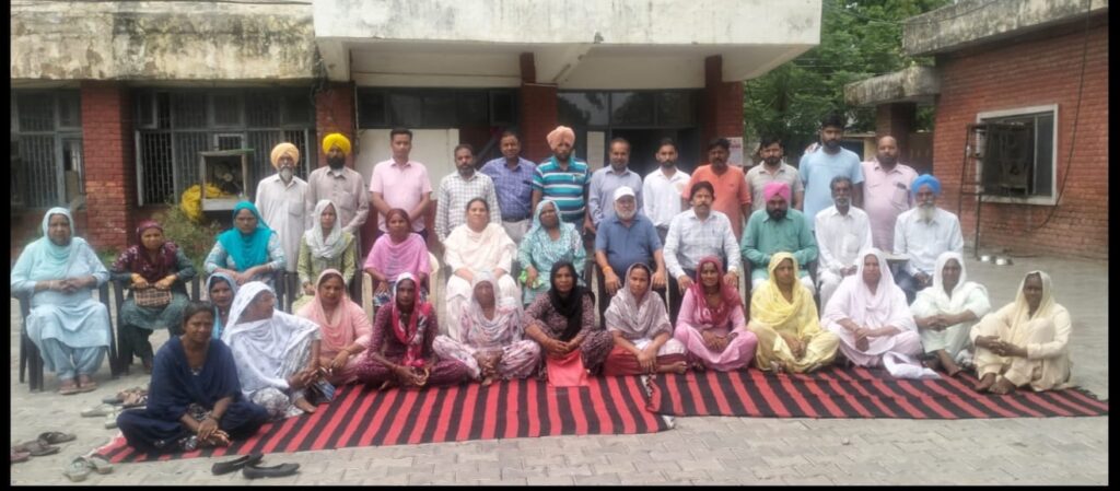ਦੀ ਕਲਾਸ ਫੋਰਥ ਗੋਰਮਿੰਟ ਇੰਪਲਾਈਜ਼ ਯੂਨੀਅਨ ਪੰਜਾਬ ਸਬ ਕਮੇਟੀ ਸਿੱਖਿਆ ਵਿਭਾਗ ਪਟਿਆਲਾ ਦੀ ਇਕ ਜਰੂਰੀ ਮੀਟਿੰਗ ਆਯੋਜਿਤ