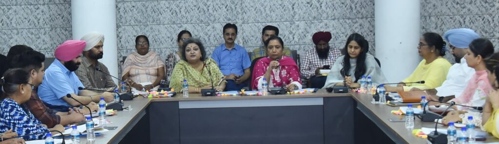 ਪੰਜਾਬ ਸਰਕਾਰ ਵੱਲੋਂ ਚਲਾਈਆਂ ਜਾ ਰਹੀਆਂ ਲੋਕ ਭਲਾਈ ਸਕੀਮਾਂ ਦਾ ਲਾਭ ਲੋੜਵੰਦਾਂ ਤੱਕ ਜਲਦੀ ਪਹੁੰਚਾਇਆ ਜਾਵੇ: ਡਾ. ਬਲਜੀਤ ਕੌਰ