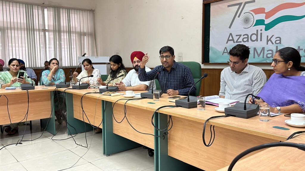 ਡਿਪਟੀ ਕਮਿਸ਼ਨਰ ਨੇ ਜ਼ਿਲ੍ਹੇ 'ਚ ਦਸਤ ਤੇ ਉਲਟੀਆਂ ਦੇ ਮਾਮਲਿਆਂ ਦਾ ਜਾਇਜ਼ਾ ਲਿਆ