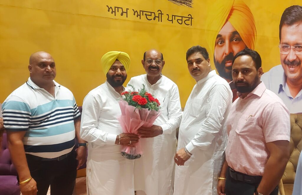 ਚੇਅਰਮੈਨ ਜੱਸੀ ਸੋਹੀਆਂ ਵਾਲਾ ਨੇ ਜਲੰਧਰ ਪੱਛਮੀ ਤੋਂ ਨਵੇਂ ਬਣੇ ਵਿਧਾਇਕ ਮੋਹਿੰਦਰ ਭਗਤ ਨੂੰ ਦਿੱਤੀ ਵਧਾਈ