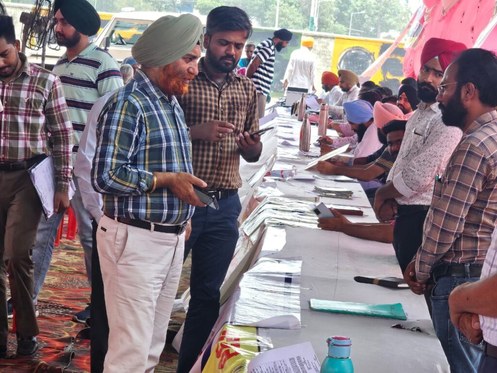 ਲਹਿਰਾ ਸ਼ਹਿਰ ਦੇ ਵਾਰਡ ਨੰਬਰ ਇੱਕ ਵਿੱਚ ਆਯੋਜਿਤ ਲੋਕ ਸੁਵਿਧਾ ਕੈਂਪ ਨੂੰ ਭਰਵਾਂ ਹੁੰਗਾਰਾ