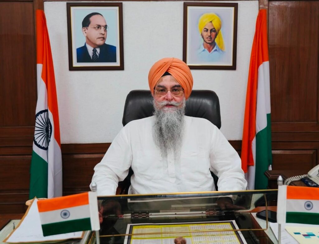 ਪ੍ਰਧਾਨ ਮੰਤਰੀ ਮੋਦੀ ਨੂੰ ਸ਼ੰਭੂ ਬਾਰਡਰ ਵਿਖੇ ਕਿਸਾਨ ਪ੍ਰਦਰਸ਼ਨ ਵਿੱਚ ਸ਼ਾਮਲ ਹਰਿਆਣਾ ਪੁਲਿਸ ਅਧਿਕਾਰੀਆਂ ਲਈ ਬਹਾਦਰੀ ਪੁਰਸਕਾਰ ਦੇਣ ਦੀ ਸਿਫ਼ਾਰਸ਼ 'ਤੇ ਮੁੜ ਵਿਚਾਰ ਕਰਨ ਦੀ ਅਪੀਲ