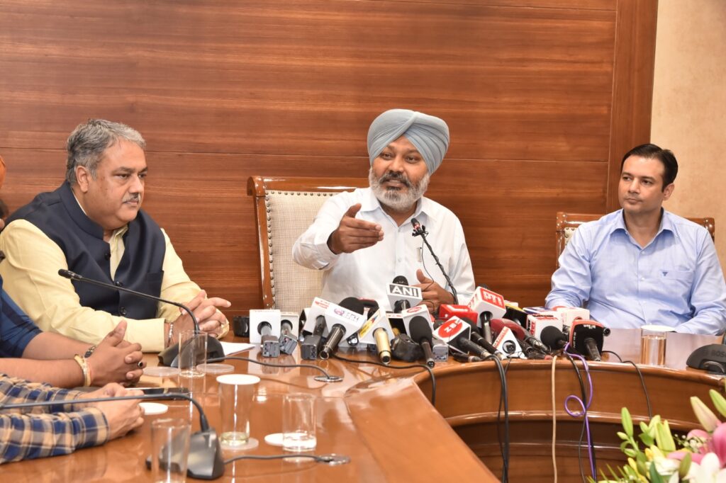 ਪੰਜਾਬ ਦੇ ਕਰ ਵਿਭਾਗ ਨੇ ਹਜ਼ਾਰਾਂ ਕਰੋੜ ਰੁਪਏ ਦੇ ਜਾਅਲੀ ਬਿੱਲਾਂ ਦੇ ਘਪਲੇ 'ਤੇ ਸ਼ਿਕੰਜਾ ਕੱਸਿਆ: ਹਰਪਾਲ ਸਿੰਘ ਚੀਮਾ