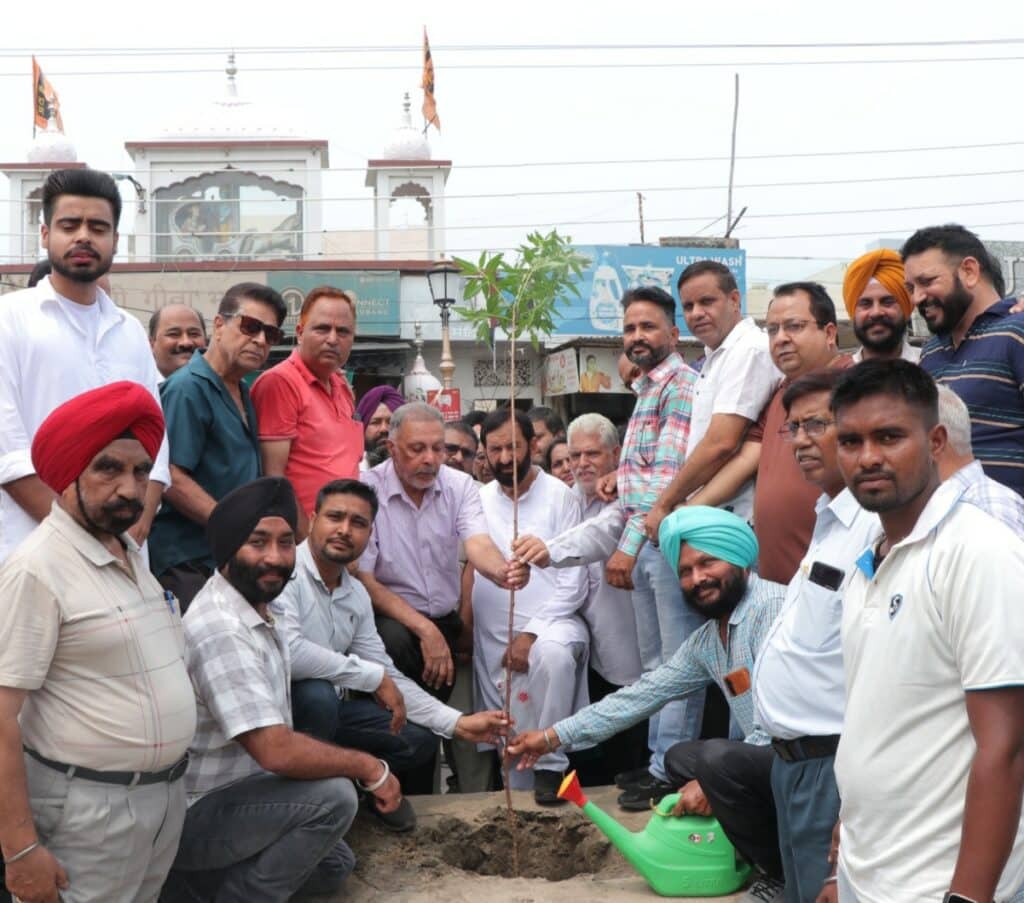 ਡਾ. ਬਲਬੀਰ ਸਿੰਘ ਸਿਹਤ ਮੰਤਰੀ ਪੰਜਾਬ ਨੇ ਕੀਤਾ ਵਣ ਮਹਾਉਤਸਵ ਦਾ ਉਦਘਾਟਨ