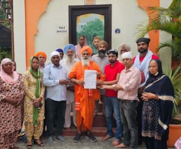 ਪੰਜਾਬ ਦੇ ਦੁਬਈ ਜੇਲ ਵਿਚ ਫਸੇ ਨੌਜਵਾਨਾਂ ਦੇ ਪਰਿਵਾਰਕ ਮੈਂਬਰਾਂ ਲਗਾਈ ਰਿਹਾਈ ਦੀ ਮੰਗ ਨੂੰ ਲੈ ਕੇ ਸੰਤ ਬਲਬੀਰ ਸੀਚੇਵਾਲ ਕੋਲ ਅਪੀਲ