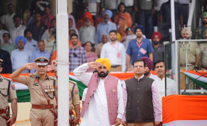 ਮੁੱਖ ਮੰਤਰੀ ਵੱਲੋਂ ਵਾਤਾਵਰਣ ਦੀ ਰਾਖੀ ਲਈ ਪੰਜਾਬੀਆਂ ਨੂੰ ਲੋਕ ਲਹਿਰ ਚਲਾਉਣ ਦਾ ਸੱਦਾ