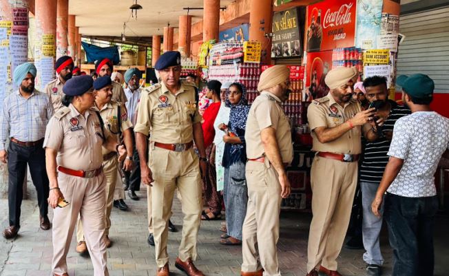 ਪੰਜਾਬ ਪੁਲਿਸ ਨੇ ਸੁਤੰਤਰਤਾ ਦਿਵਸ ਦੇ ਮੱਦੇਨਜ਼ਰ ਚਲਾਈ ਵਿਸ਼ੇਸ਼ ਘੇਰਬੰਦੀ ਤੇ ਤਲਾਸ਼ੀ ਮੁਹਿੰਮ ਦੌਰਾਨ ਸੂਬੇ ਭਰ ਦੇ ਬੱਸ ਅੱਡਿਆਂ ‘ਤੇ ਸ਼ੱਕੀ ਵਿਆਕਤੀਆਂ ਦੀ ਲਈ ਤਲਾਸ਼ੀ