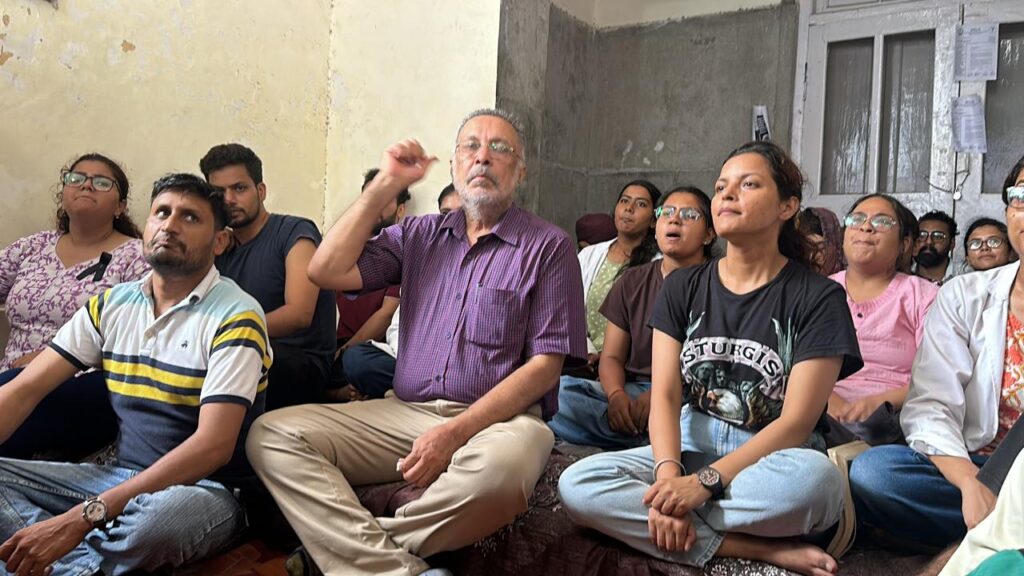 ਸਿਹਤ ਤੇ ਪਰਿਵਾਰ ਭਲਾਈ ਤੇ ਮੈਡੀਕਲ ਸਿੱਖਿਆ ਤੇ ਖੋਜ ਮੰਤਰੀ ਡਾ. ਬਲਬੀਰ ਸਿੰਘ ਕੀਤਾ ਪ੍ਰਦਰਸ਼ਨ ਕਰ ਰਹੇ ਮੈਡੀਕਲ ਵਿਦਿਆਰਥੀਆਂ ਤੇ ਡਾਕਟਰਾਂ ਦੇ ਸਮਰਥਨ