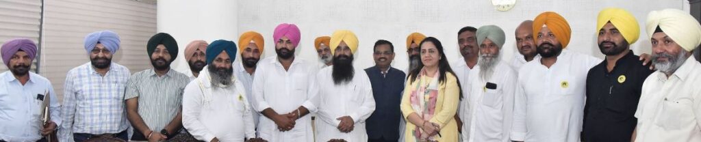 ਕਿਸਾਨਾਂ ਨੂੰ ਖਾਦਾਂ ਨਾਲ ਹੋਰ ਉਤਪਾਦ ਵੇਚਣ ਵਾਲਿਆਂ ਖ਼ਿਲਾਫ਼ ਕਾਰਵਾਈ ਲਈ ਚਾਰ ਟੀਮਾਂ ਗਠਿਤ: ਗੁਰਮੀਤ ਖੁੱਡੀਆਂ