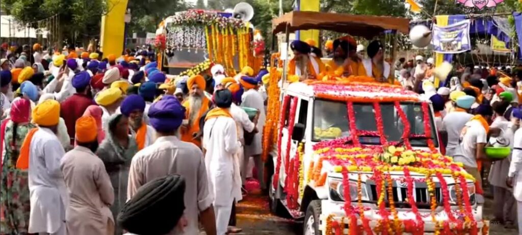 ਸ਼ਤਾਬਦੀ ਨਗਰ ਕੀਰਤਨ ਸਮੇਂ ਨਿਹੰਗ ਦਲ ਹਾਥੀਆਂ, ਊਠਾਂ, ਘੋੜਿਆਂ ਸਮੇਤ ਵਿਸ਼ੇਸ਼ ਖਿੱਚ ਦਾ ਕੇਂਦਰ ਬਣੇ