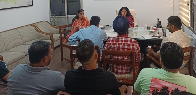 ਏ. ਡੀ. ਸੀ. ਅਨੁਪ੍ਰਿਤਾ ਜੌਹਲ ਵੱਲੋਂ ਪਰਾਲੀ ਵਰਤਣ ਵਾਲੇ ਉਦਯੋਗਾਂ ਦੇ ਨੁਮਾਇੰਦਿਆਂ ਨਾਲ ਬੈਠਕ