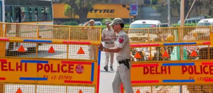 ਸੀ. ਆਰ. ਪੀ. ਐਫ. ਦੁਆਰਾ ਚਲਾਏ ਜਾ ਰਹੇ ਕਈ ਸਕੂਲਾਂ ਵਿਚੋਂ ਦਿੱਲੀ ਅਤੇ ਹੈਦਰਾਬਾਦ ਸਕੂਲ ਨੂੰ ਬੰਬ ਨਾਲ ਉਡਾਉਣ ਦੀ ਮਿਲੀ ਧਮਕੀ