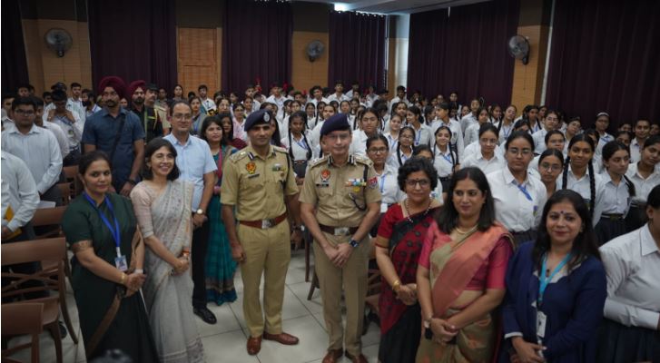 ਡੀ. ਜੀ. ਪੀ. ਗੌਰਵ ਯਾਦਵ ਨੇ 14 ਪੀ. ਸੀ. ਆਰ. ਵੈਨਾਂ ਨੂੰ ਦਿੱਤੀ ਹਰੀ ਝੰਡੀ, ਲੁਧਿਆਣਾ ਨੂੰ ਸੁਰੱਖਿਅਤ ਸ਼ਹਿਰ ਬਣਾਉਣ ਦਾ ਲਿਆ ਅਹਿਦ