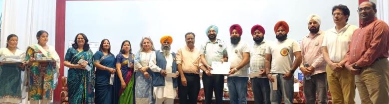 ਸਰਕਾਰੀ ਬਲੱਡ ਬੈਕ ਰਾਜਿੰਦਰਾ ਹਸਪਤਾਲ ਵੱਲੋਂ ਜਾਗਦੇ ਰਹੋ ਕਲੱਬ ਸਨਮਾਨਿਤ