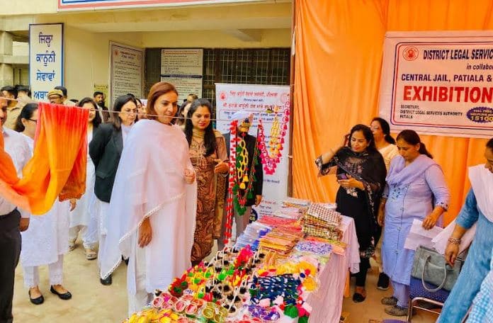 ਜ਼ਿਲ੍ਹਾ ਕਚਹਿਰੀ ਕੰਪਲੈਕਸ ਵਿਖੇ ਲਗਾਈ ਪ੍ਰਦਰਸ਼ਨੀ