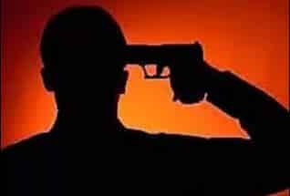 ਪੁਲਸ ਮੁਲਾਜ਼ਮ ਨੇ ਆਪਣੀ ਹੀ ਬੰਦੂਕ ਨਾਲ ਆਪਣੇ ਆਪ ਨੂੰ ਗੋਲੀ ਮਾਰ ਕੇ ਲਗਾਇਆ ਮੌਤ ਨੂੰ ਗਲੇ