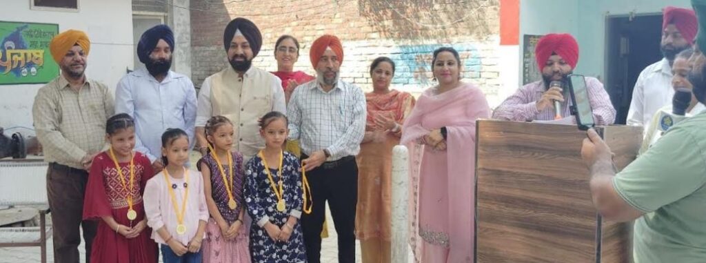 ਪੰਜਾਬੀ ਮਾਂ ਬੋਲੀ ‘ਤੇ’ ਸ਼ੁੱਧ ਲੇਖ ਲਿਖਣ ਤੇ ਸੁੰਦਰ ਲਿਖਾਈ ਮੁਕਾਬਲਾ ਕਰਵਾਇਆ ਗਿਆ