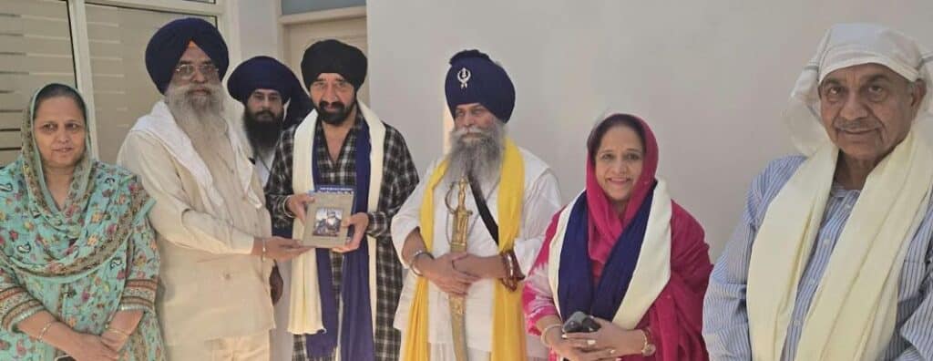 ਸ. ਗੁਰਿੰਦਰ ਸਿੰਘ ਬਾਵਾ ਨੇ ਬੁੱਢਾ ਦਲ ਦੇ ਮੁਖੀ ਬਾਬਾ ਬਲਬੀਰ ਸਿੰਘ ਅਕਾਲੀ 96 ਕਰੋੜੀ ਨਾਲ ਵਿਸ਼ੇਸ਼ ਮੁਲਾਕਾਤ ਕੀਤੀ