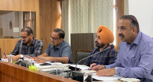 ਵਿਕਾਸ ਕਾਰਜਾਂ ਨੂੰ ਨਿਰਧਾਰਿਤ ਸਮਾਂ ਸੀਮਾ ਅੰਦਰ ਮੁਕੰਮਲ ਕਰਨਾ ਬਣਾਇਆ ਜਾਵੇ ਯਕੀਨੀ : ਡੀ. ਸੀ. ਸੰਦੀਪ ਰਿਸ਼ੀ