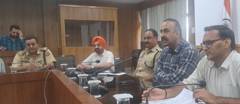 ਪ੍ਰਾਰਥਨਾ ਸਭਾਵਾਂ ਦੌਰਾਨ ਵਿਦਿਆਰਥੀਆਂ ਨੂੰ ਨਸ਼ਿਆਂ ਤੋਂ ਬਚਾਅ ਬਾਰੇ ਰੋਜ਼ਾਨਾ ਦੇ ਆਧਾਰ 'ਤੇ ਜਾਗਰੂਕ ਕੀਤਾ ਜਾਵੇ : ਸੰਦੀਪ ਰਿਸ਼ੀ