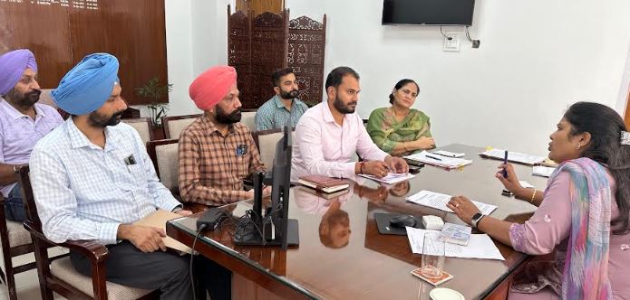 ਸੁਪਰ ਐਸ. ਐਮ. ਐਸ. ਤੋਂ ਬਗ਼ੈਰ ਵਾਢੀ ਕਰਨ ਵਾਲੀਆਂ ਕੰਬਾਇਨਾਂ ਦੇ ਕੀਤੇ ਜਾਣਗੇ ਚਲਾਨ : ਇਸ਼ਾ ਸਿੰਗਲ