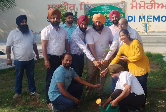 ਸਤਬੀਰ ਸਿੰਘ ਦਰਦੀ ਮੈਮੋਰੀਅਲ ਪਾਰਕ ਵਿੱਚ "ਸਵੱਛਤਾ ਹੀ ਸੇਵਾ" ਗਿਆਨ ਜਯੋਤੀ ਦਾ ਚੰਗਾ ਉਪਰਾਲਾ : ਹਰਵਿੰਦਰ ਨਿੱਪੀ