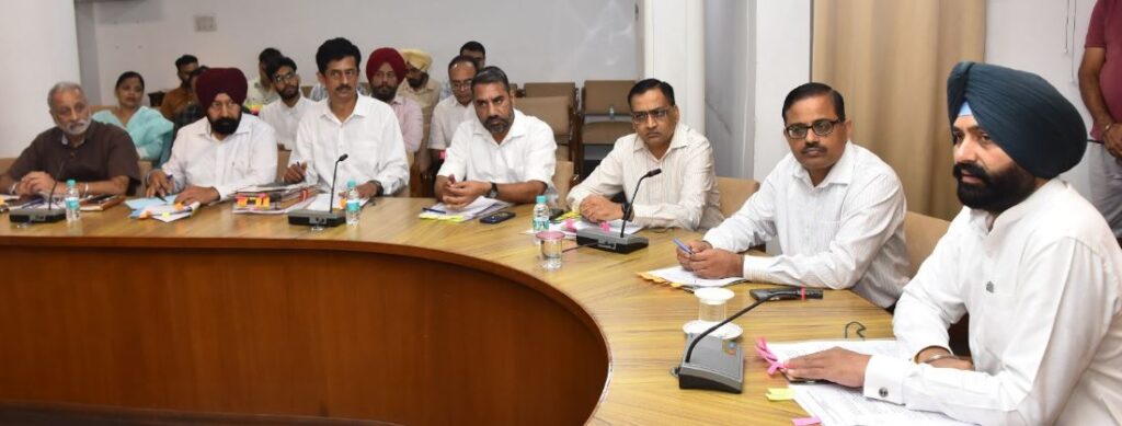 ਟਰਾਂਸਪੋਰਟ ਮੰਤਰੀ ਵੱਲੋਂ ਜਾਇਜ਼ ਮੰਗਾਂ ਮੰਨਣ ਦੇ ਭਰੋਸੇ ਪਿੱਛੋਂ ਪੰਜਾਬ ਰੋਡਵੇਜ਼/ਪੀ.ਆਰ.ਟੀ.ਸੀ. ਕੰਟਰੈਕਟ ਵਰਕਰਜ਼ ਯੂਨੀਅਨ ਵੱਲੋਂ ਹੜਤਾਲ ਦਾ ਸੱਦਾ ਵਾਪਸ