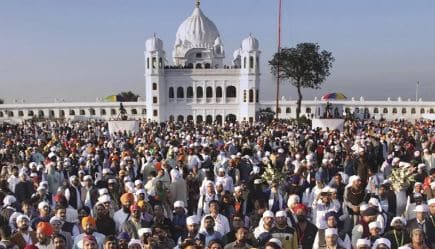 ਸਿੱਖ ਤੀਰਥ ਯਾਤਰੀਆਂ ਨੂੰ ਪਾਕਿਸਤਾਨ ਦੇ ਪੰਜਾਬ ਪ੍ਰਾਂਤ ਦੀ ਸਰਕਾਰ ਨੇ ਉੱਥੋਂ ਦੀ ਯਾਤਰਾ ’ਤੇ ਆਉਣ ਤੇ ਕੀਤੇ ਰੁਪਏ ਦੀ ਜਗ੍ਹਾ ਡਾਲਰ ਲੈ ਕੇ ਆਉਣ ਦੇ ਹੁਕਮ