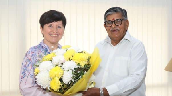 ਚੈੱਕ ਗਣਰਾਜ ਦੇ ਵਫ਼ਦ ਨੇ ਦੁਵੱਲੇ ਸਬੰਧਾਂ ਨੂੰ ਮਜ਼ਬੂਤ ਕਰਨ ਲਈ ਪੰਜਾਬ ਦੇ ਰਾਜਪਾਲ ਅਤੇ ਚੰਡੀਗੜ੍ਹ ਦੇ ਪ੍ਰਸ਼ਾਸਕ ਗੁਲਾਬ ਚੰਦ ਕਟਾਰੀਆ ਨਾਲ ਕੀਤੀ ਮੁਲਾਕਾਤ