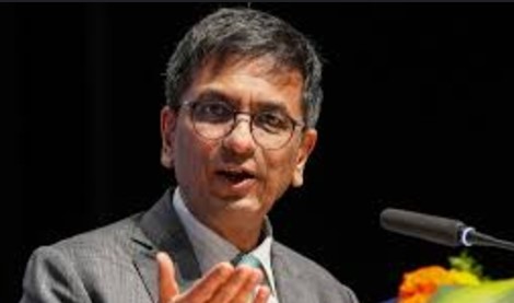 ਕੇਸਾਂ ਦੇ ਫ਼ੈਸਲਿਆਂ ਨੂੰ ਪ੍ਰਭਾਵਿਤ ਕਰਨ ਲਈ ਦਬਾਅ ਗਰੁੱਪਾਂ ਵੱਲੋਂ ਸੋਸ਼ਲ ਮੀਡੀਆ ਦੀ ਵਰਤੋਂ ਕੀਤੇ ਜਾਣ ਦੇ ਚਲਦਿਆਂ ਜੱਜਾਂ ਨੂੰ ਇਸ ਤੋਂ ਚੌਕਸ ਰਹਿਣ ਦੀ ਲੋੜ : ਸਾਬਕਾ ਚੀਫ ਜਸਟਿਸ