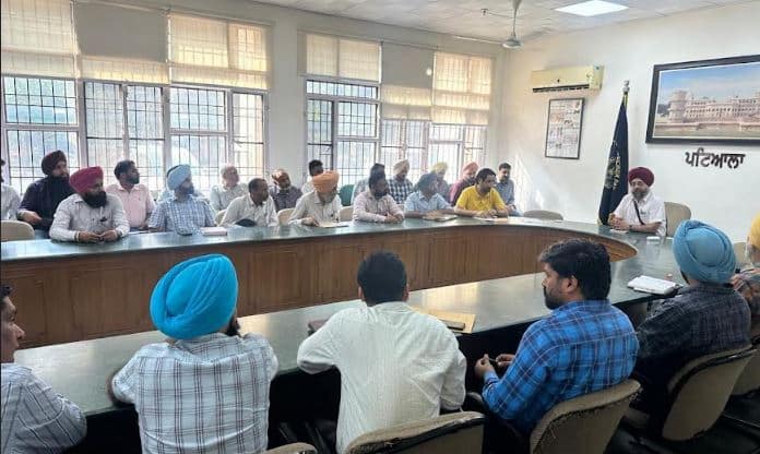 ਐਸ. ਡੀ. ਐਮ. ਦੁਧਨਸਾਧਾਂ ਵੱਲੋਂ ਪਰਾਲੀ ਪ੍ਰਬੰਧਨ ਸਬੰਧੀ ਕਲੱਸਟਰ ਤੇ ਨੋਡਲ ਅਧਿਕਾਰੀਆਂ ਨਾਲ ਬੈਠਕ