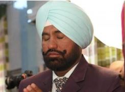 ਮਰਹੂਮ ਗਾਇਕ ਸਿੱਧੂ ਮੂਸੇਵਾਲਾ ਦੇ ਤਾਏ ਦੇ ਸੁਰੱਖਿਆ ਵਿਚ ਤਾਇਨਾਤ ਪੁਲਸ ਮੁਲਾਜਮ ਹਰਦੀਪ ਸਿੰਘ ਦੀ ਹੋਈ ਲਾਇਸੈਂਸੀ ਪਿਸਤੌਲ ਵਿਚੋਂ ਗੋਲੀ ਚੱਲਣ ਨਾਲ ਮੌਤ