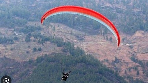 ਪੈਰਾਗਲਾਈਡਰ ਨਾਲ ਟੱਕਰ ਤੋਂ ਬਾਅਦ ਪੋਲੈਂਡ ਦਾ ਪੈਰਾਗਲਾਈਡਰ ਧੌਲਾਧਾਰ ਪਰਬਤੀ ਇਲਾਕੇ ’ਚ ਫਸਿਆ