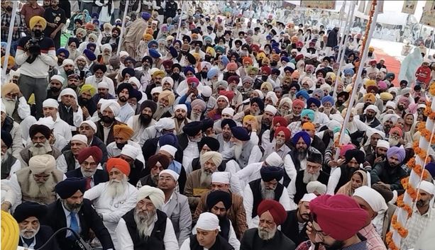 ਸੂਬੇਦਾਰ ਬਾਪੂ ਕਰਤਾਰ ਸਿੰਘ ਮਨੁੱਖਤਾ ਤੇ ਸਮਾਜ ਭਲਾਈ ਦੀਆਂ ਲੀਹਾਂ ਤੇ ਤੋਰ ਕੇ ਗਏ ਹਨ ਰਖੜਾ ਧਾਲੀਵਾਲ ਪਰਿਵਾਰ ਨੂੰ : ਬੀਬੀ ਜੰਗੀਰ ਕੌਰ ਪ੍ਰੋਫੈਸਰ ਪ੍ਰੇਮ ਸਿੰਘ ਚੰਦੂ ਮਾਜਰਾ ਜਸਵੀਰ ਸਿੰਘ ਰੋਡੇ ਸਰਬਜੀਤ ਸਿੰਘ ਖਾਲਸਾ