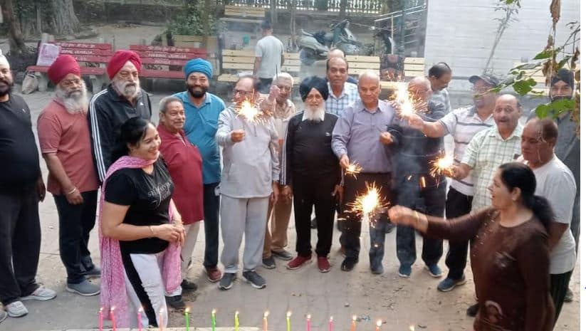 ਪਟਿਆਲਾ ਸ਼ੋਸ਼ਲ ਵੈਲਫੇਅਰ ਸੋਸਾਇਟੀ ਅਤੇ ਅਗਰਵਾਲ ਚੇਤਨਾ ਸਭਾ ਦਿੱਤਾ ਲੋਕਾਂ ਨੂੰ ਪ੍ਰਦੂਸ਼ਣ ਮੁਕਤ ਅਤੇ ਗ੍ਰੀਨ ਦੀਵਾਲੀ ਮਨਾਉਣ ਦਾ ਸੰਦੇਸ਼