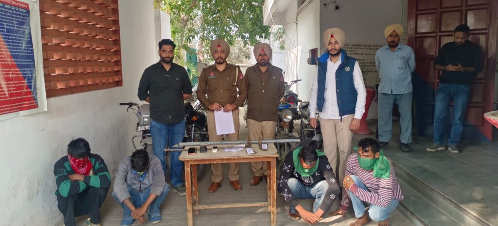 ਨਾਭਾ ਪੁਲਸ ਨੇ 4 ਵਿਅਕਤੀਆਂ ਨੂੰ ਗਿਰਫਤਾਰ ਕਰਕੇ ਉਨ੍ਹਾਂ ਤੋਂ ਚੋਰੀ ਦੇ 4 ਮੋਟਰਸਾਈਕਲ, 3 ਮੋਬਾਇਲ, ਤੇਜਧਾਰ ਹਥਿਆਰ ਬਰਾਮਦ ਕੀਤੇ