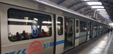 ਬਲੂ ਲਾਈਨ ਮੈਟਰੋ `ਤੇ ਕੇਬਲ ਚੋਰੀ ਹੋਣ ਕਾਰਨ ਮੈਟਰੋ ਹੋਈ ਕੁੱਝ ਸਮੇਂ ਲਈ ਹੋਲੀ